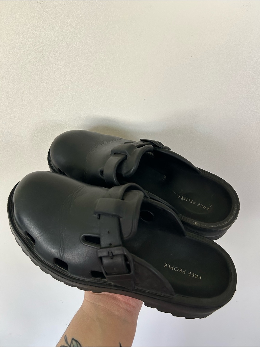 FREE PEOPLE KARLIE BUCKLE CLOG - BLACK Size 6 (37)